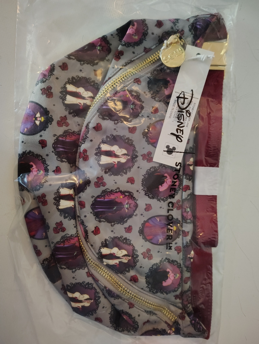 Disney x Stoney Clover Lane Villains Bad Apple Jumbo Fanny - Picture 4 of 4